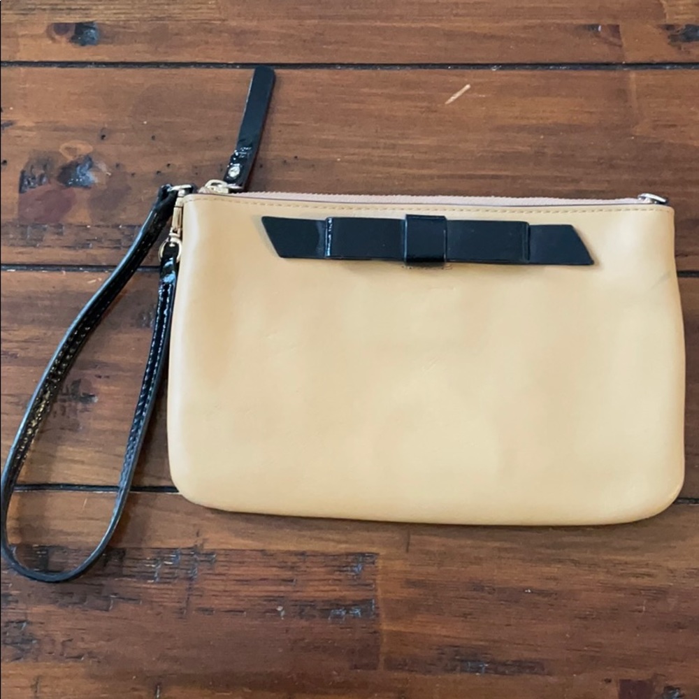 Kate spade tan wristlet with bow